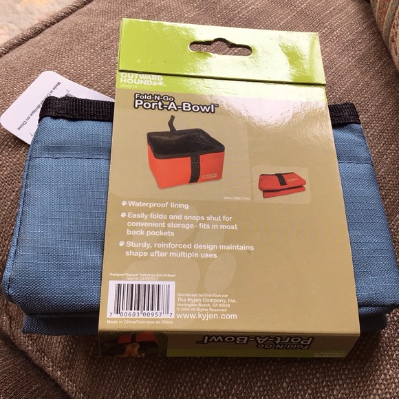 Outward Hound Fold-N-Go Port-A-Bowl. NWT - Picture 2 of 5